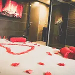 Le Confiden'spa Loft 55m2 Jacuzzi - Billard - Cheminee - Terrasse 아파트
